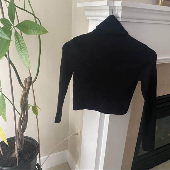 F21 Black Cropped Longsleeve Knit Turtleneck Top - Picture 4 of 7